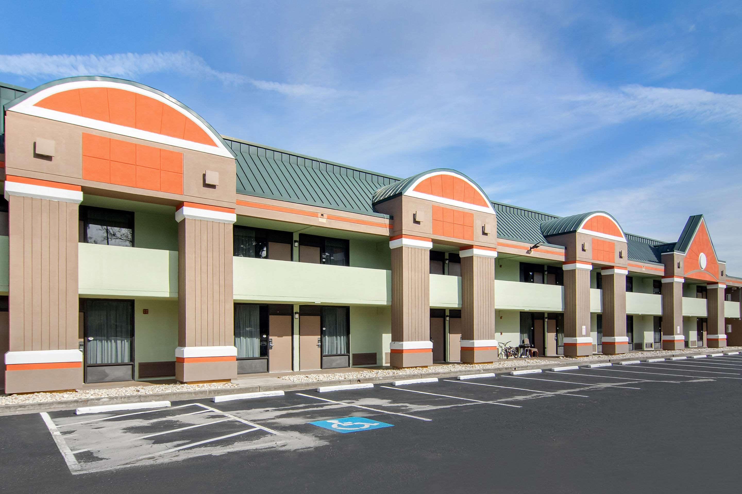 Suburban Studios Macon Exterior foto